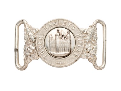 Lot 705 - AN OFFICER'S WAISTBELT CLASP OF THE TOWER HAMLETS RIFLES
