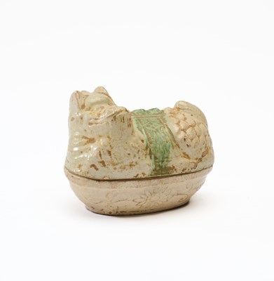 Lot 71 - A JAPANESE BOX AND COVER, KOGO