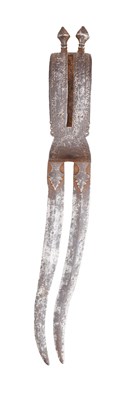 Lot 531 - AN INDIAN BICHWA, PROBABLY 17TH CENTURY