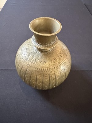 Lot 44 - A MUGHAL BRASS HUQQA BOTTLE, NORTHERN INDIA, PROBABLY LAHORE (NOW PAKISTAN), 18TH CENTURY