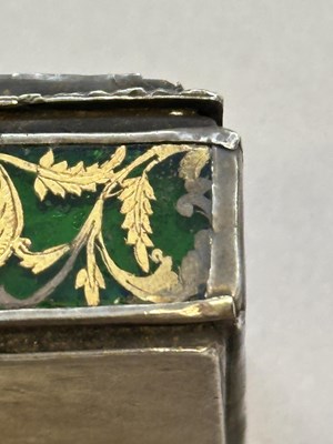 Lot 54 - A SMALL THEWA BOX, PRATAPGARH, RAJASTHAN, 19TH CENTURY