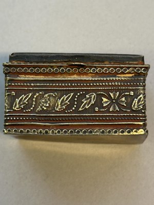 Lot 55 - A SMALL SILVER-GILT BOX WITH THEWA WORK, PRATAPGARH, RAJASTHAN, 19TH CENTURY