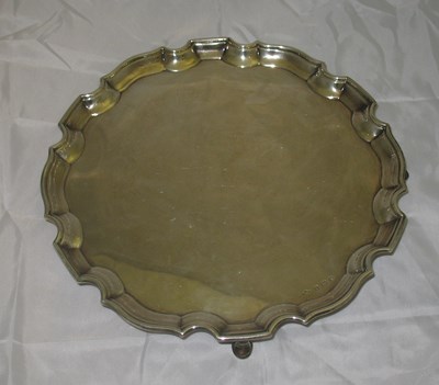 Lot 76 - A SILVER SALVER