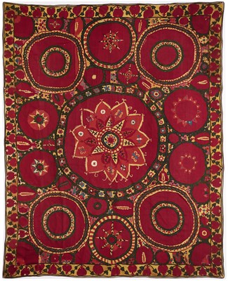 Lot 6 - A PISKENT WOOL AND SILK EMBROIDERED SUZANI, UZBEKISTAN, LATE 19TH CENTURY