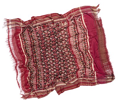 Lot 100 - A SILK PATOLA SARI, PROBABLY PATAN, GUJARAT, 19TH/20TH CENTURY