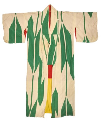 Lot 42 - A JAPANESE SILK KIMONO, FIRST HALF 20TH CENTURY