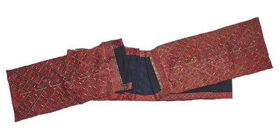 Lot 104 - AN EMBROIDERED SWAT WEDDING TURBAN, PAKISTAN, EARLY 20TH CENTURY