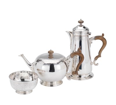 Lot 99 - A GEORGE V SILVER THREE-PIECE TEA SET