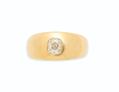 Lot 82 - GOLD AND DIAMOND SIGNET RING, 1990