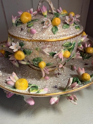 Lot 12 - A MEISSEN PORCELAIN BOWL (ECUELLE), COVER AND STAND, LATER 19TH CENTURY