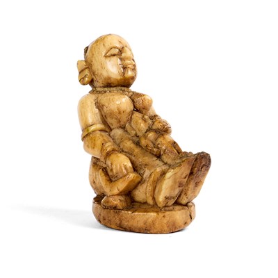 Lot 456 - A SMALL CARVED BONE FIGURE OF A MOTHER AND CHILD, WESTERN INDIA, 18TH/19TH CENTURY