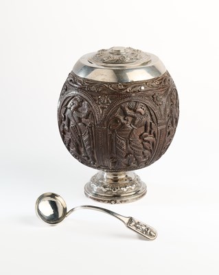 Lot 425 - AN ANGLO-INDIAN SILVER MOUNTED COCONUT SUGAR BOWL, LATE 19TH CENTURY