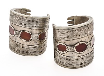 Lot 20 - A PAIR OF TURKMAN BRACELETS, CENTRAL ASIA, 19TH CENTURY