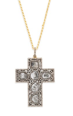 Lot 98 - DIAMOND PENDANT CROSS