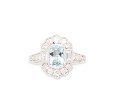 Lot 120 - AQUAMARINE AND DIAMOND RING