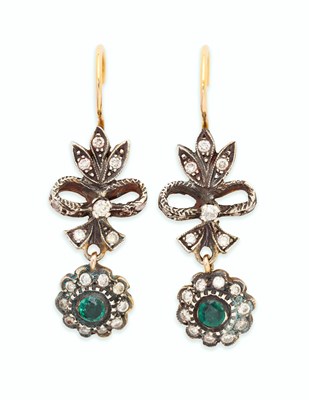 Lot 103 - PAIR OF EMERALD AND DIAMOND PENDENT EARRINGS