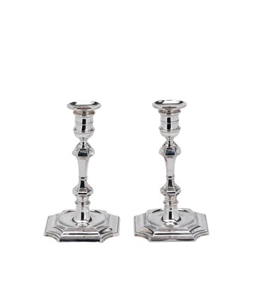 Lot 120 - A PAIR OF EDWARDIAN SILVER CANDLESTICKS