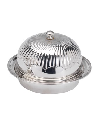 Lot 122 - AN EDWARDIAN SILVER MUFFIN DISH