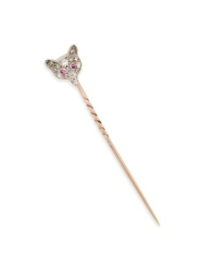 Lot 17 - VICTORIAN RUBY AND DIAMOND STICK PIN, 1890s