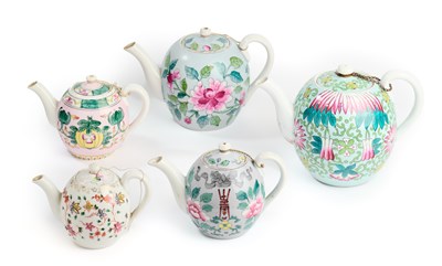 Lot 96 - A GROUP OF FIVE PORCELAIN TEAPOTS, RUSSIA FOR THE CENTRAL ASIAN MARKET, 20TH CENTURY