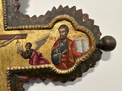 Lot 46 - A CRETAN SCHOOL CROSS, CIRCLE OF EMMANUEL LOMBARDOS (OR LAMPARDOS, 1567-1631), LATE 16TH CENTURY