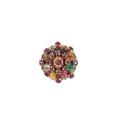 Lot 429 - GOLD AND GEM-SET RING, 1960s