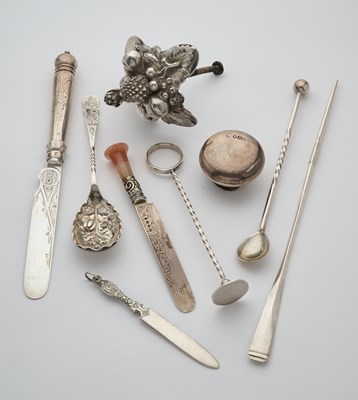 Lot 686 - MISCELLANEOUS VICTORIAN SILVER