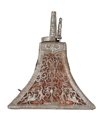 Lot 351 - A TRIANGULAR MUSKETEER'S POWDER-FLASK IN ITALIAN 16TH CENTURY STYLE, 19TH CENTURY