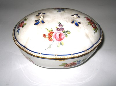 Lot 4 - A SEVRES SUCRIER AND COVER