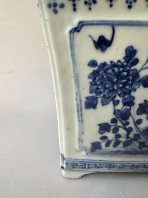 Lot 16 - A PAIR OF CHINESE BLUE AND WHITE SQUARE JARDINIERES, QIANLONG PERIOD (1736-95)