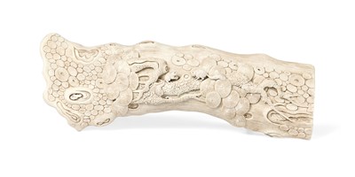 Lot 27 - A RARE CHINESE BISCUIT WRIST REST BY WANG BINGRONG