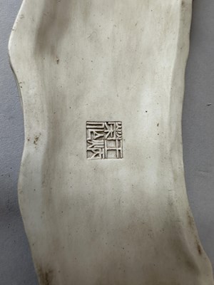 Lot 27 - A RARE CHINESE BISCUIT WRIST REST BY WANG BINGRONG