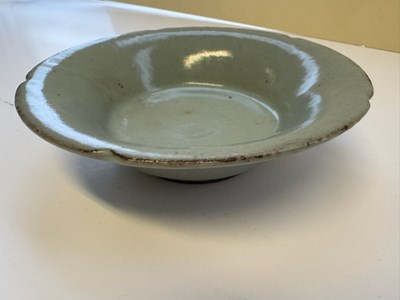 Lot 49 - A CHINESE GUAN-TYPE LOBED BOWL, YUAN DYNASTY (1279-1368)
