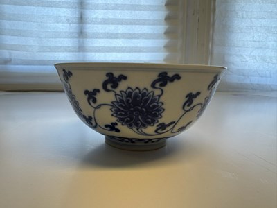 Lot 8 - A CHINESE BLUE AND WHITE LOTUS BOWL, GUANGXU MARK AND PERIOD (1875-1908)