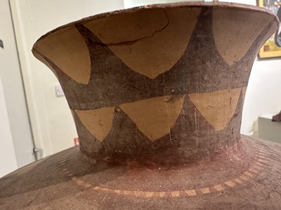 Lot 47 - A CHINESE PAINTED RED POTTERY JAR, NEOLITHIC PERIOD, MAJIAYAO CULTURE, BANSHAN TYPE, CIRCA 3RD MILLENIUM BC
