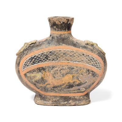 Lot 46 - A CHINESE ARCHAIC PAINTED POTTERY RITUAL WINE VESSEL, BIANHU, WESTERN HAN DYNASTY (202BC-9AD)