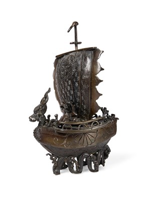 Lot 141 - A JAPANESE BRONZE TAKARABUNE KORO AND COVER, MEIJI/TAISHO PERIOD (1868-1926)