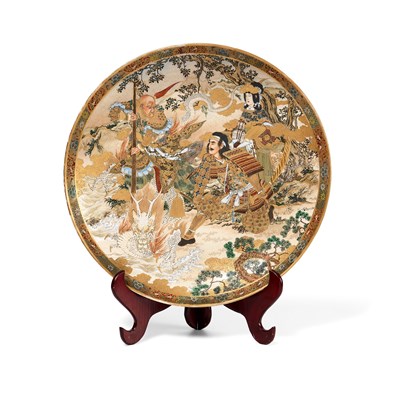 Lot 171 - A LARGE AND IMPRESSIVE JAPANESE SATSUMA DISH, MEIJI/TAISHO PERIOD (1868-1926)