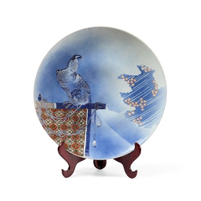 Lot 160 - A LARGE JAPANESE PORCELAIN CHARGER, MEIJI PERIOD (1868-1912)