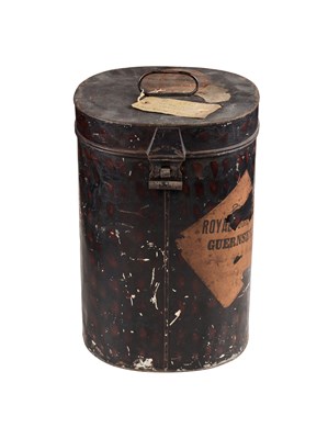 Lot 187 - A VICTORIAN TOLEWARE HELMET TIN FOR AN OFFICER'S BEARSKIN