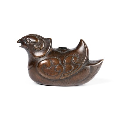 Lot 149 - A SMALL JAPANESE BRONZE SUITEKI IN THE FORM OF A DUCK, EDO PERIOD (1603-1868)
