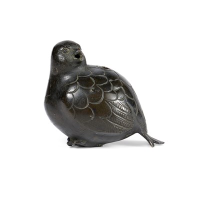 Lot 150 - A SMALL JAPANESE BRONZE SUITEKI IN THE FORM OF A BIRD, EDO PERIOD (1603-1868)