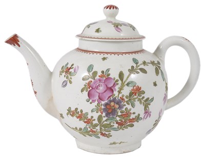 Lot 29 - A LOWESTOFT 'CURTIS' PATTERN GLOBULAR TEAPOT AND COVER