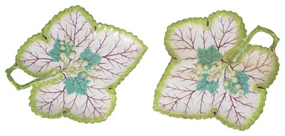 Lot 31 - A PAIR OF BOW LEAF SHAPED DISHES