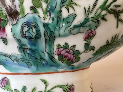 Lot 73 - A LARGE PAIR OF CHINESE FAMILLE-ROSE MOONFLASKS, QING DYNASTY, 19TH CENTURY