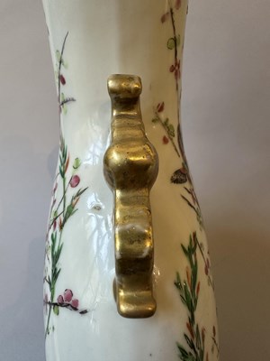 Lot 73 - A LARGE PAIR OF CHINESE FAMILLE-ROSE MOONFLASKS, QING DYNASTY, 19TH CENTURY