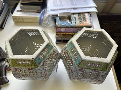 Lot 75 - A PAIR OF CHINESE FAMILLE-ROSE HEXAGONAL LANTERNS ON STANDS, QING DYNASTY, FIRST HALF 19TH CENTURY