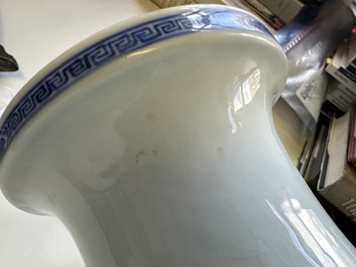 Lot 9 - A CHINESE BLUE AND WHITE 'BIRD OF PREY' ROULEAU VASE, QING DYNASTY 18TH CENTURY