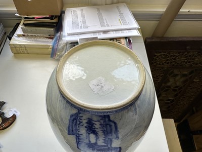 Lot 9 - A CHINESE BLUE AND WHITE 'BIRD OF PREY' ROULEAU VASE, QING DYNASTY 18TH CENTURY