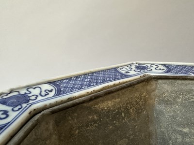 Lot 17 - A CHINESE OCTAGONAL BLUE AND WHITE JARDINIERE, QIANLONG PERIOD (1736-95)